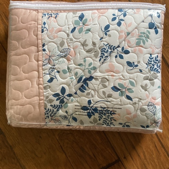 reversible QUEEN quilt NEW solid to print pink floral ❌cannot bundle❌